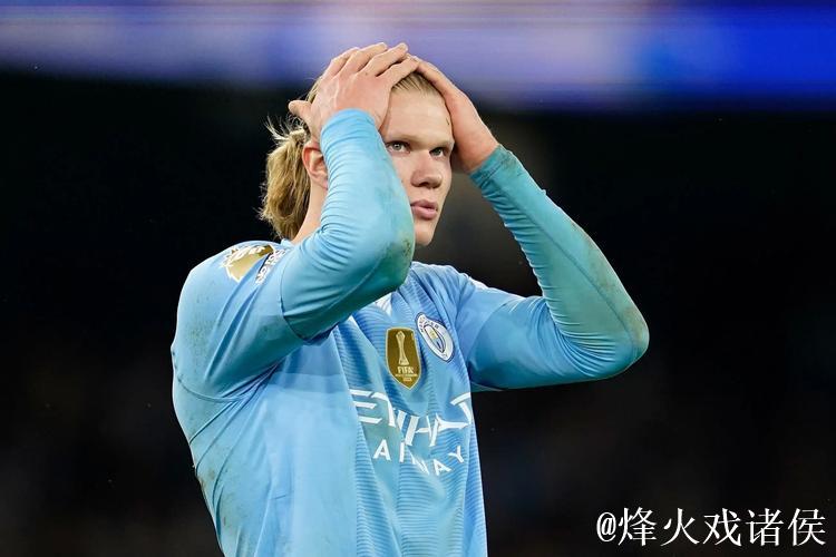 “哈兰德头球能力突飞猛进,现代中锋的完美模板诞生” “哈兰德头球能力突飞猛进,现代中锋的完美模板诞生”